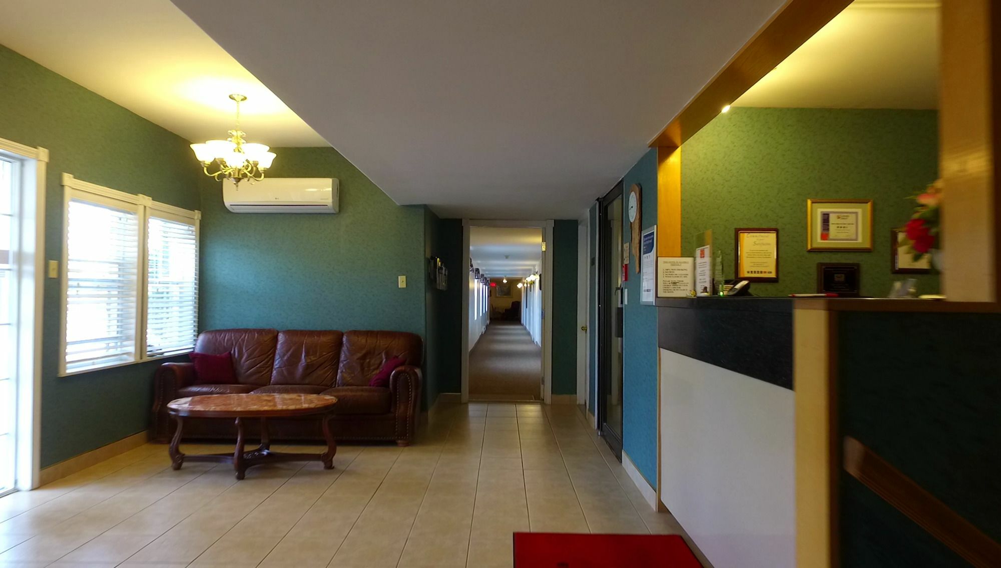 Econo Lodge Inn & Suites Saint John Exterior photo