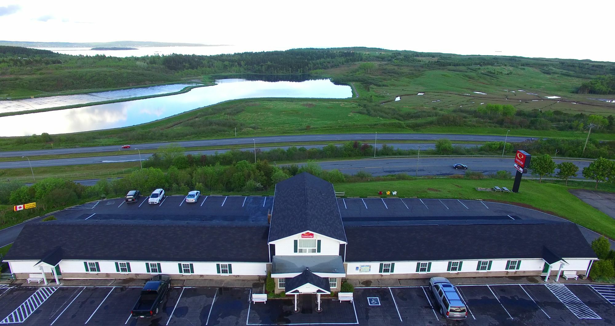 Econo Lodge Inn & Suites Saint John Exterior photo